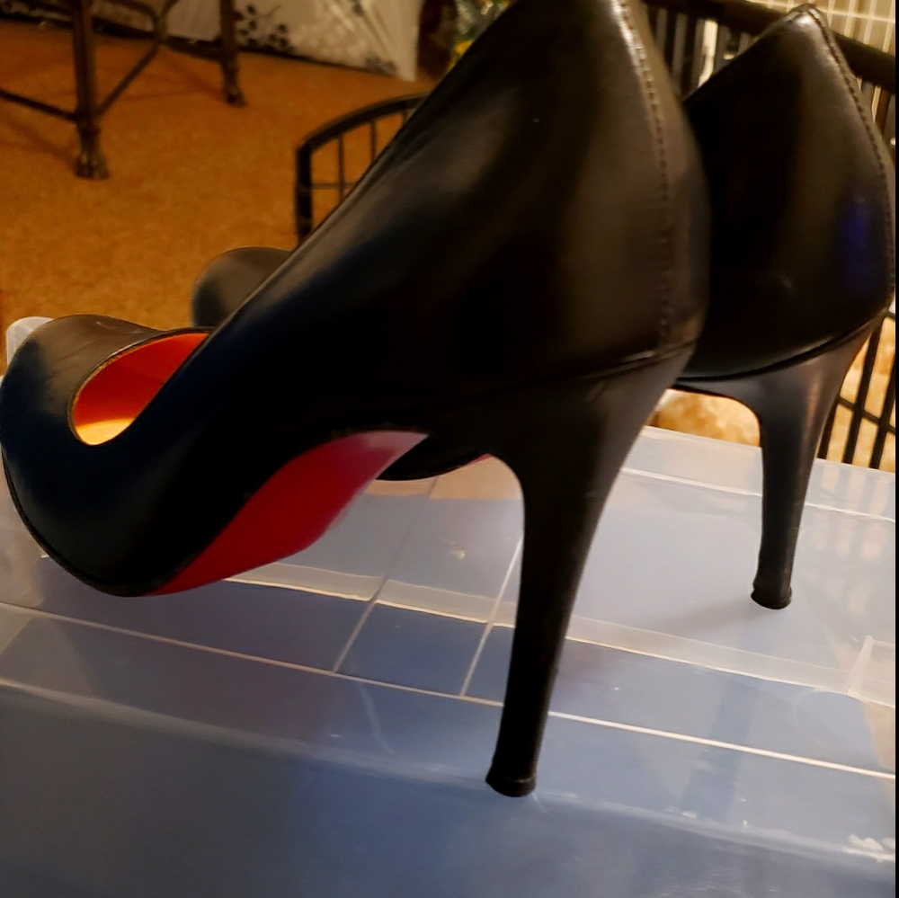 Christian Louboutin no wears or tears